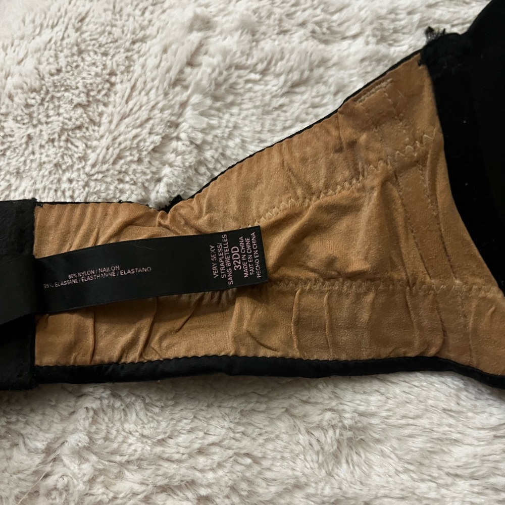 Victoria’s Secret Strapless Push up Bra - Picture 7 of 7